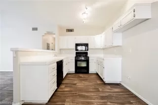 Photo #5: 2184898 Listing 
