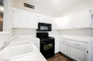 Photo #6: 2184898 Listing 