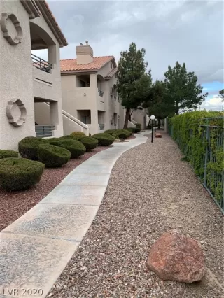 Photo #3: 2184995 Listing