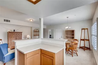 Photo #4: 2185025 Listing