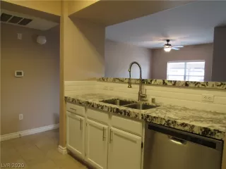 Photo #2: 2185031 Listing 