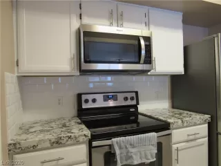 Photo #3: 2185031 Listing 