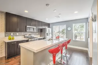 Photo #1: 2185167 Listing