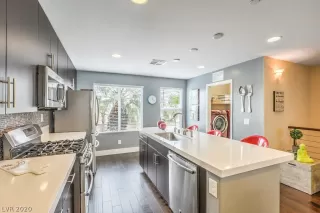 Photo #2: 2185167 Listing