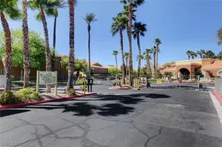 Photo #2: 2185183 Listing