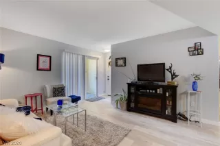 Photo #6: 2185183 Listing