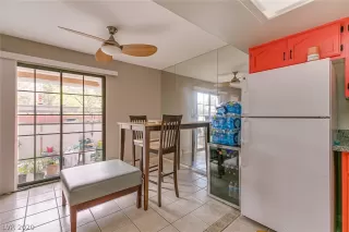 Photo #5: 2185209 Listing