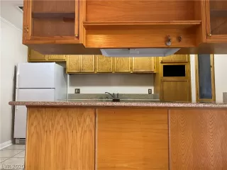 Photo #5: 2185218 Listing 