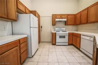 Photo #5: 2185279 Listing 