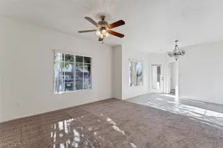 Photo #4: 2185287 Listing