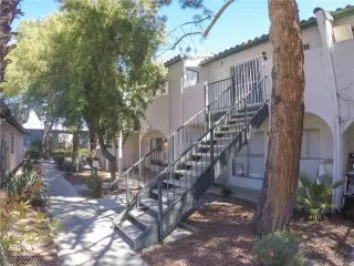 Photo #1: 2185318 Listing