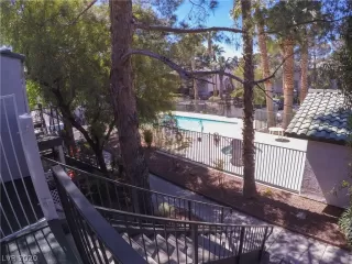 Photo #4: 2185318 Listing