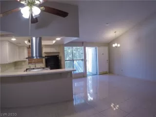 Photo #5: 2185318 Listing