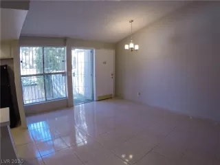 Photo #6: 2185318 Listing