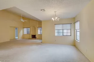 Photo #4: 2185335 Listing