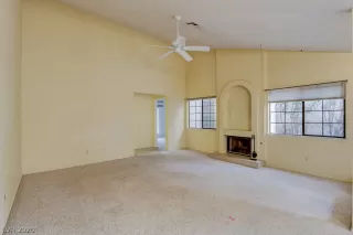 Photo #5: 2185335 Listing