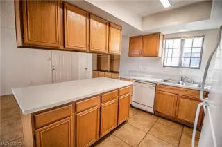 Photo #3: 2185352 Listing 