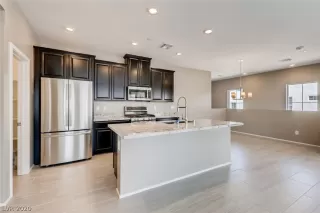 Photo #5: 2185394 Listing