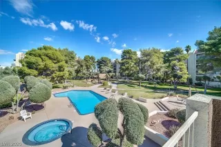 Photo #2: 2185429 Listing