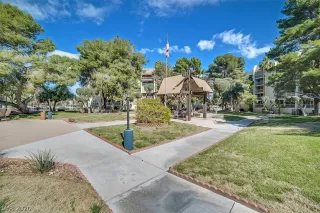 Photo #3: 2185429 Listing