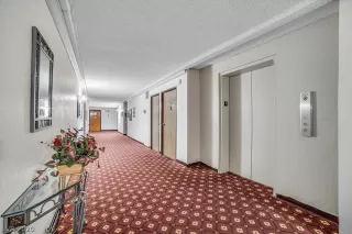 Photo #4: 2185429 Listing