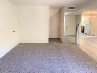 Photo #3: 2185538 Listing