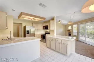 Photo #5: 2185585 Listing 