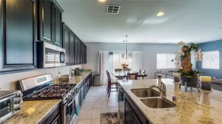 Photo #6: 2185619 Listing