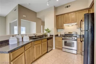 Photo #2: 2185664 Listing