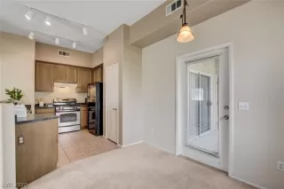 Photo #5: 2185664 Listing