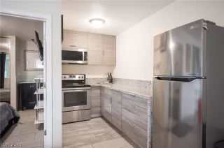 Photo #4: 2185697 Listing 