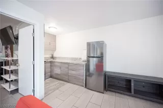 Photo #6: 2185697 Listing 