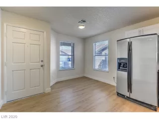 Photo #4: 2185731 Listing