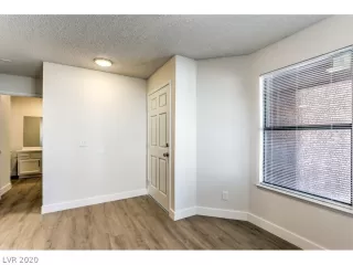 Photo #6: 2185731 Listing