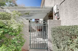 Photo #4: 2185776 Listing