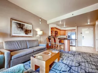 Photo #3: 2185798 Listing