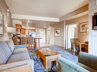 Photo #4: 2185798 Listing