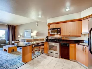 Photo #6: 2185798 Listing