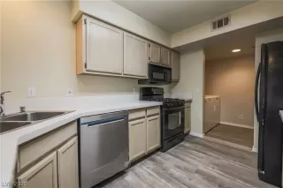 Photo #2: 2185808 Listing 