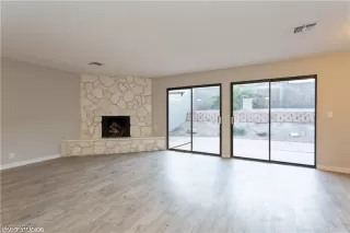 Photo #2: 2185826 Listing