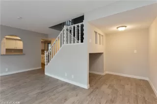 Photo #6: 2185826 Listing