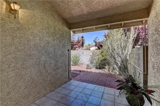 Photo #4: 2185859 Listing