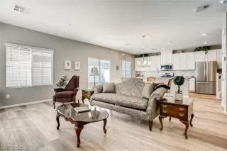 Photo #4: 2185929 Listing 