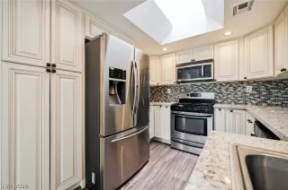 Photo #1: 2185947 Listing 