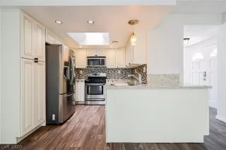 Photo #2: 2185947 Listing 