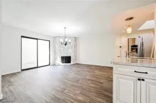 Photo #3: 2185947 Listing 