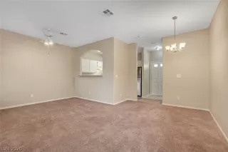 Photo #5: 2185985 Listing