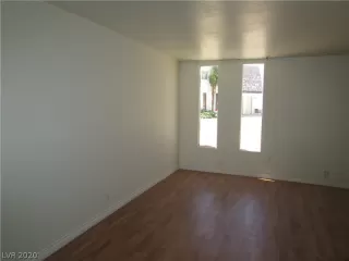 Photo #4: 2186031 Listing 