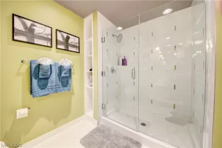 Photo #4: 2186036 Listing 