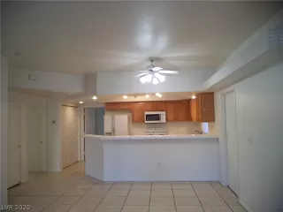 Photo #3: 2186058 Listing